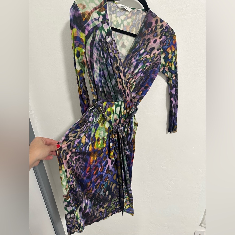 ROBERT GRAHAM Animal Print 100%
Silk Midi Dress Size Small V-Neck,Belted - Picture 2 of 15